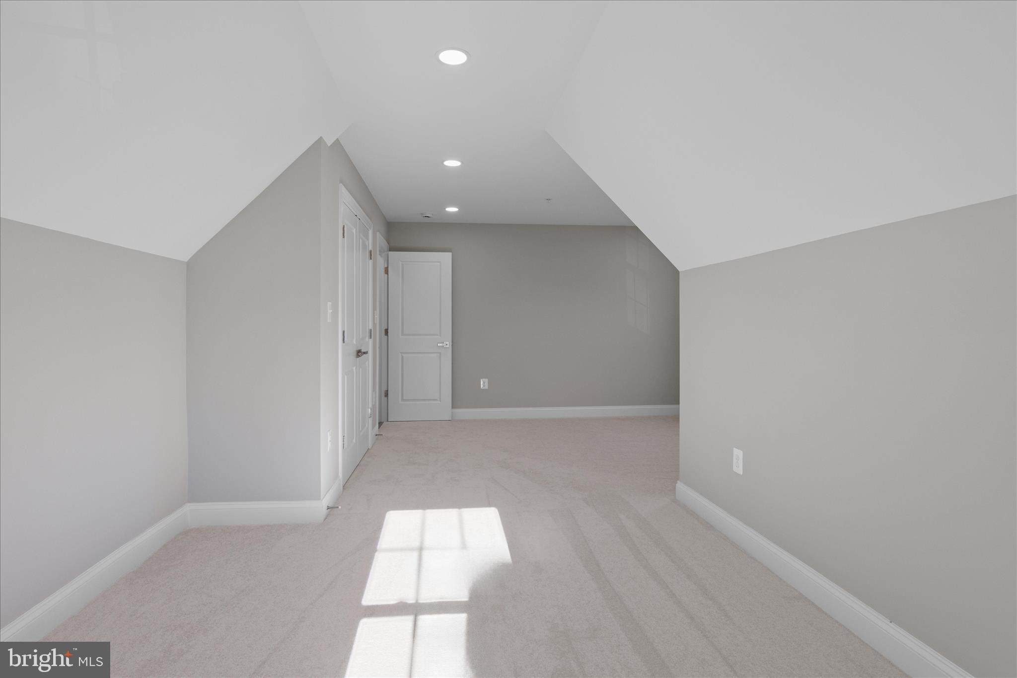 FORT WASHINGTON - Residential