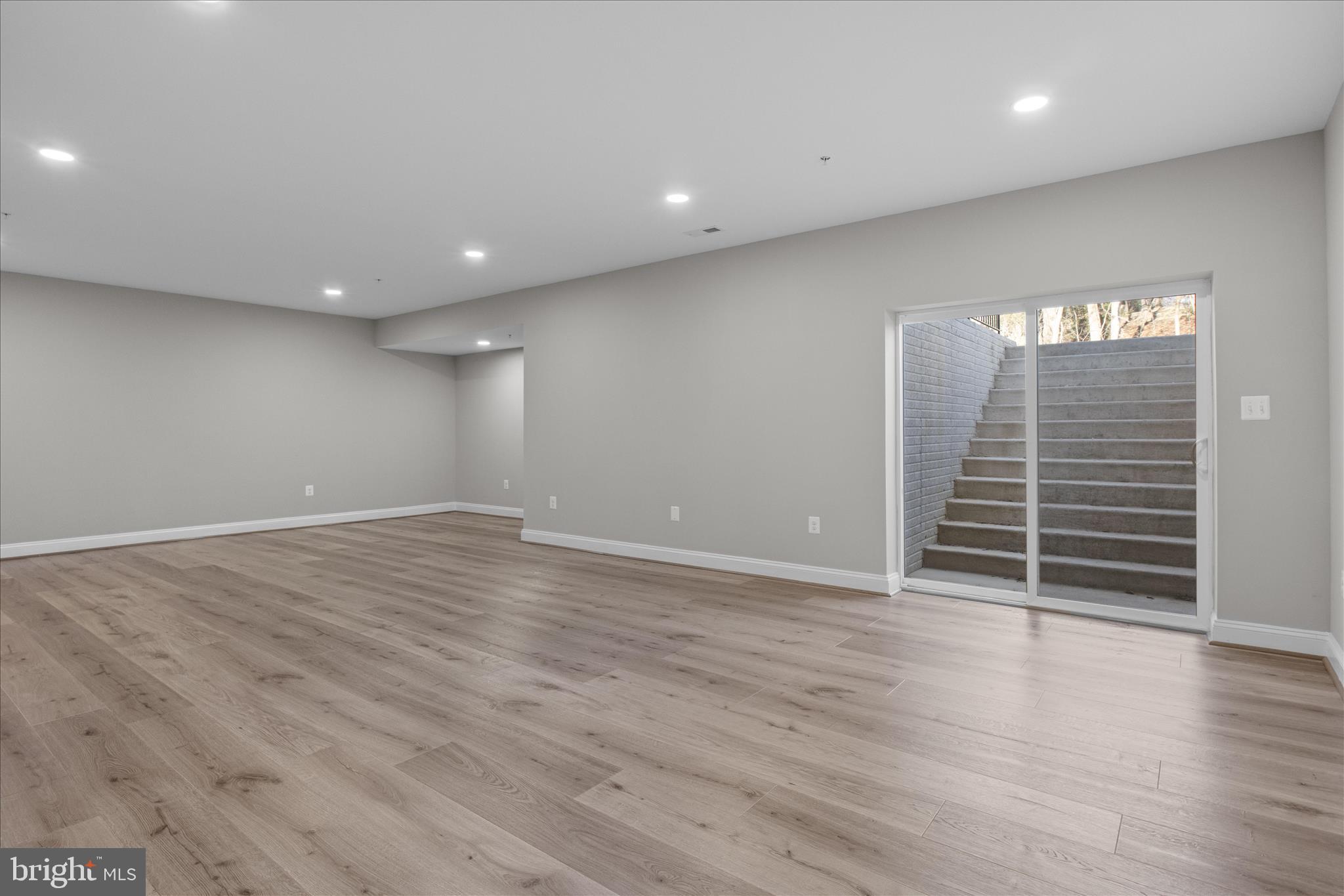 FORT WASHINGTON - Residential