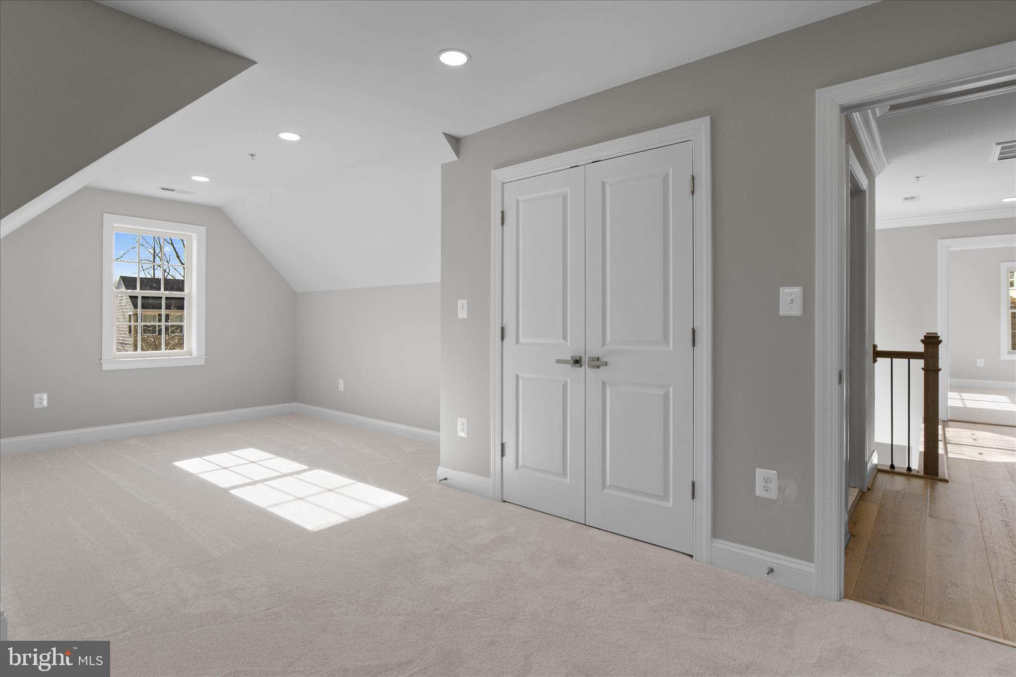 FORT WASHINGTON - Residential