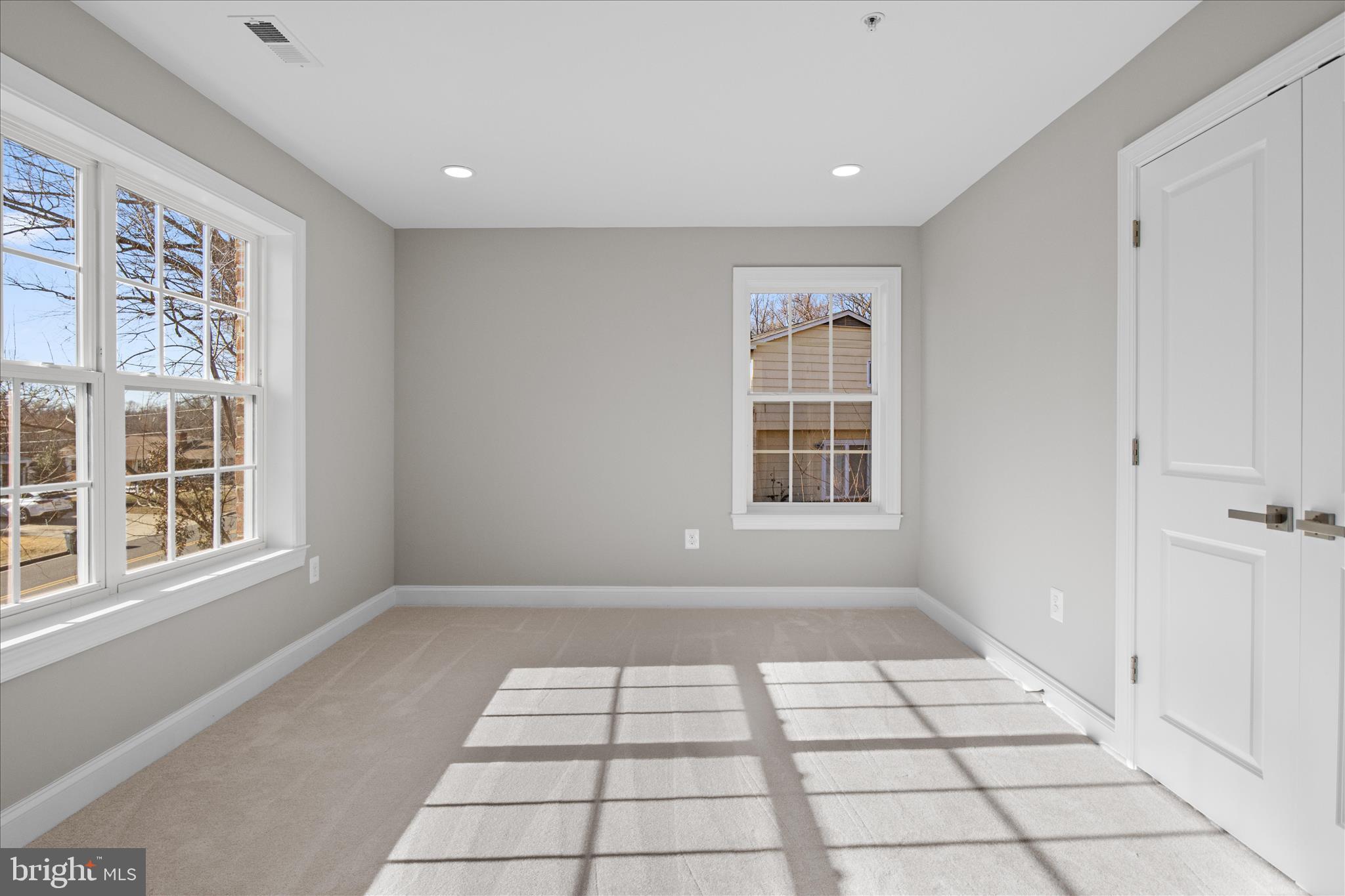 FORT WASHINGTON - Residential