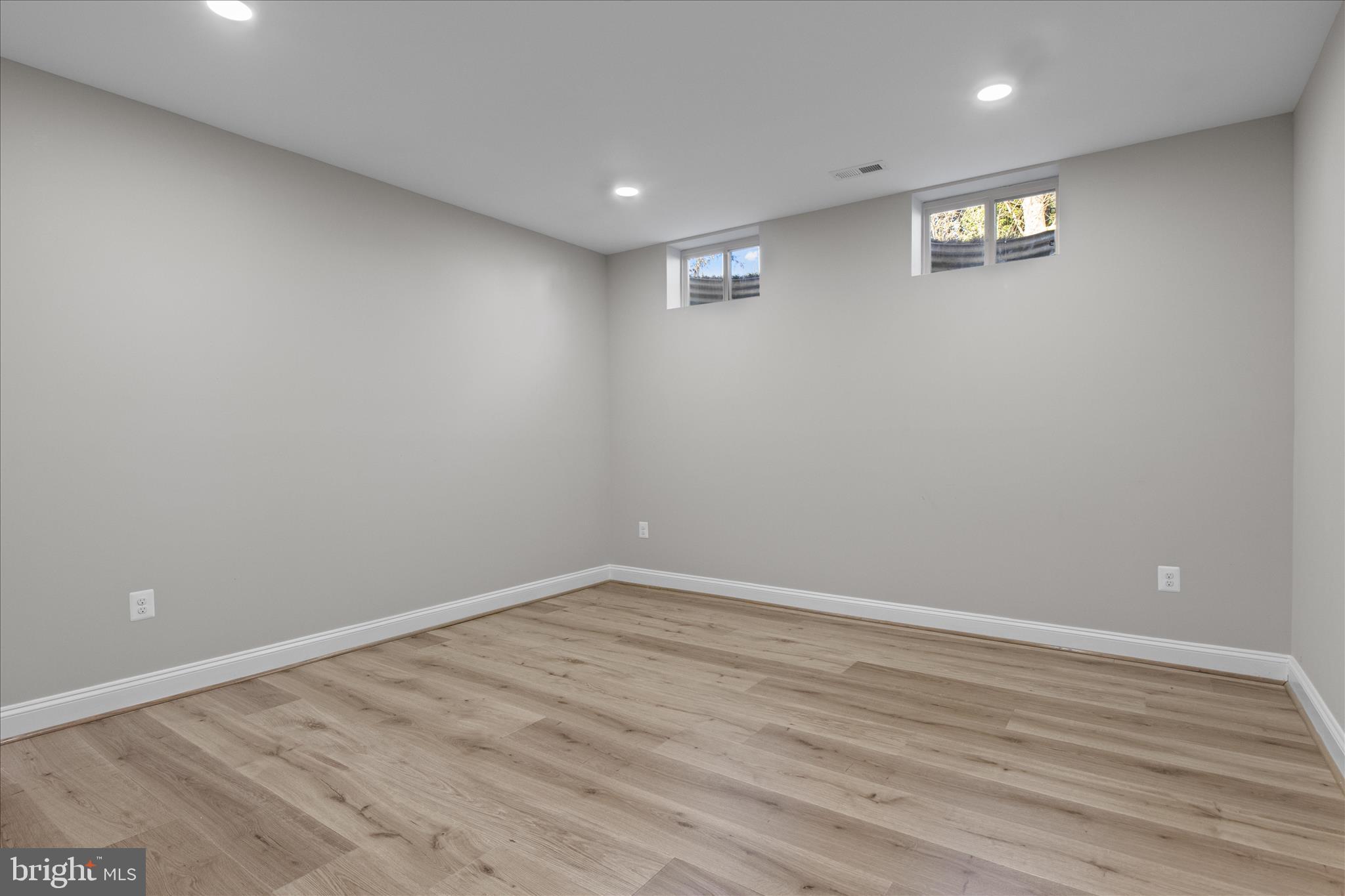 FORT WASHINGTON - Residential