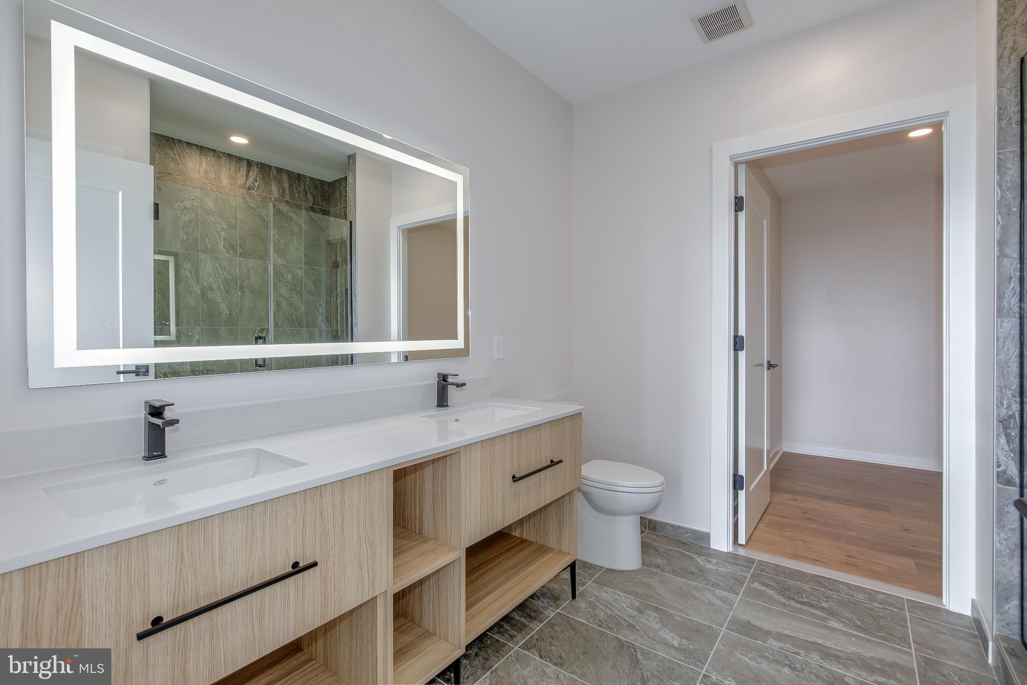 FALLS CHURCH CITY - Residential