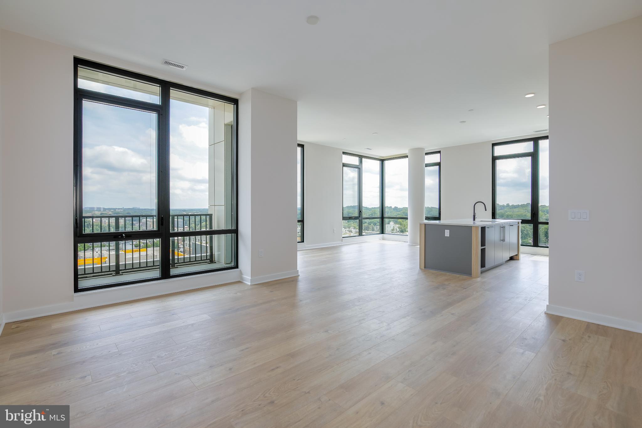 255 W. FALLS STATION BOULEVARD PH1