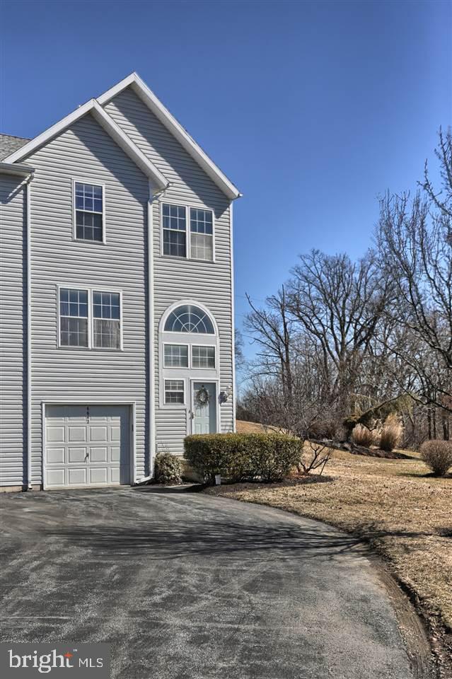 TOWNES AT SPRINGFORD - Residential