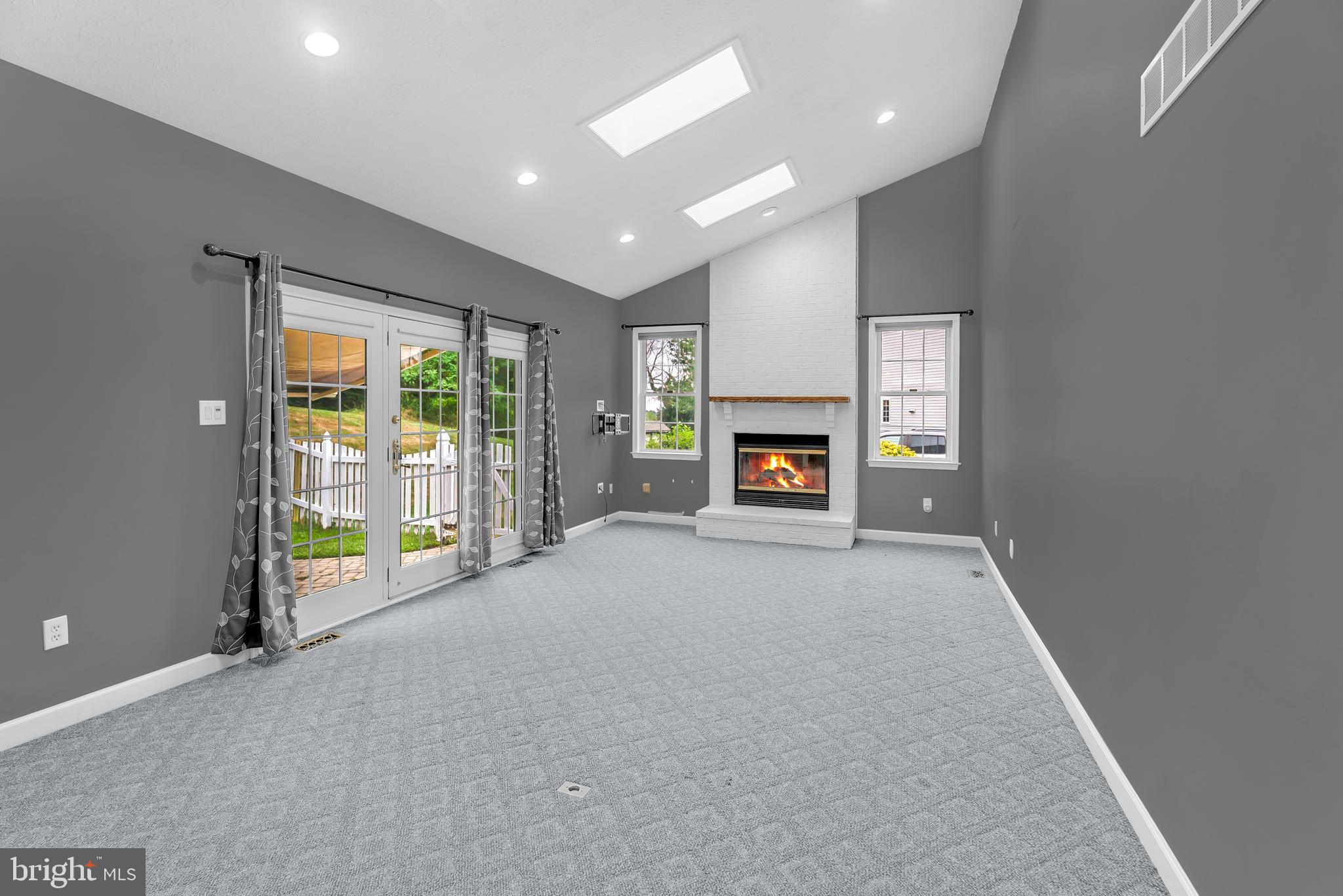 FRIENDSHIP OVERLOOK - Residential