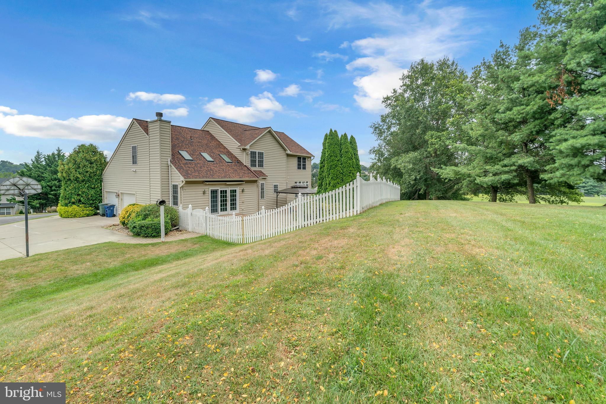 FRIENDSHIP OVERLOOK - Residential