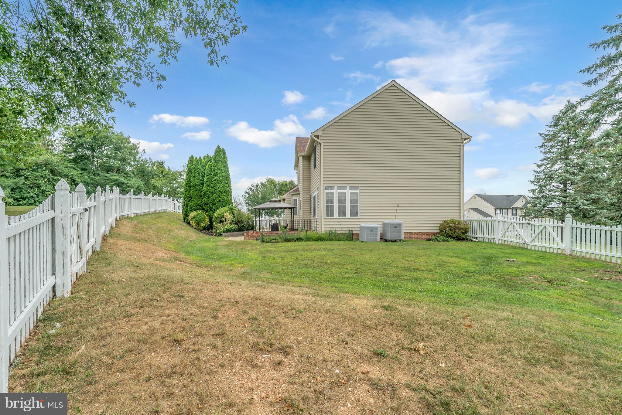 FRIENDSHIP OVERLOOK - Residential