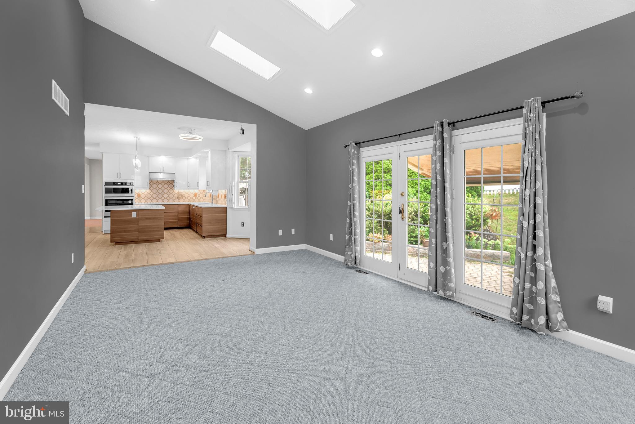 FRIENDSHIP OVERLOOK - Residential