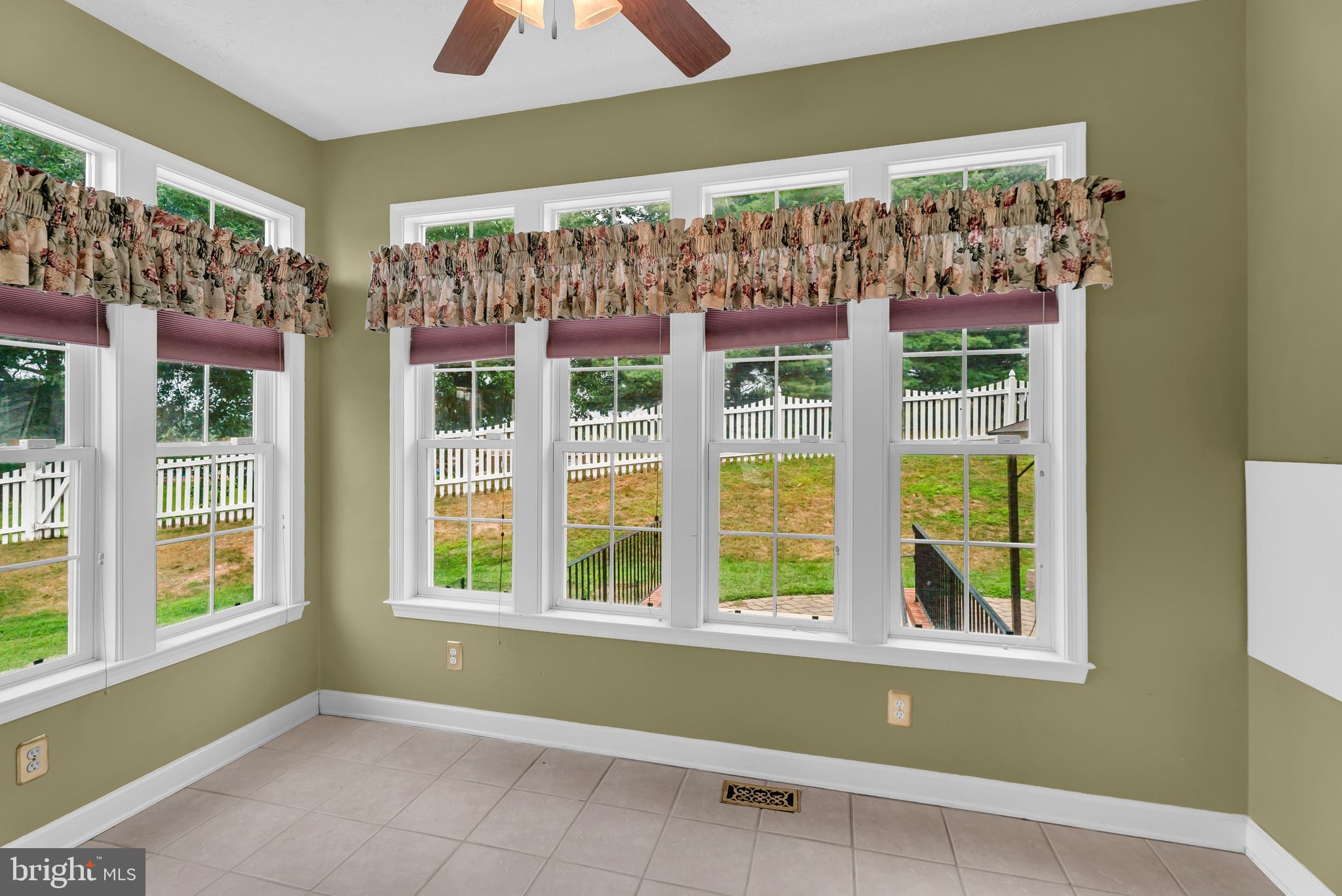 FRIENDSHIP OVERLOOK - Residential