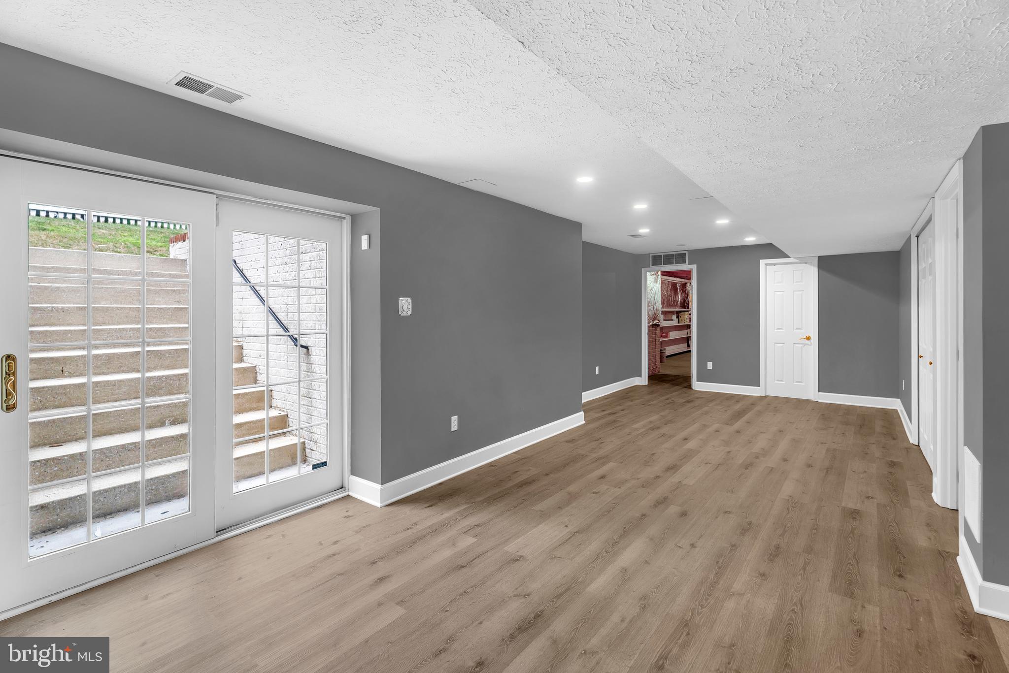 FRIENDSHIP OVERLOOK - Residential