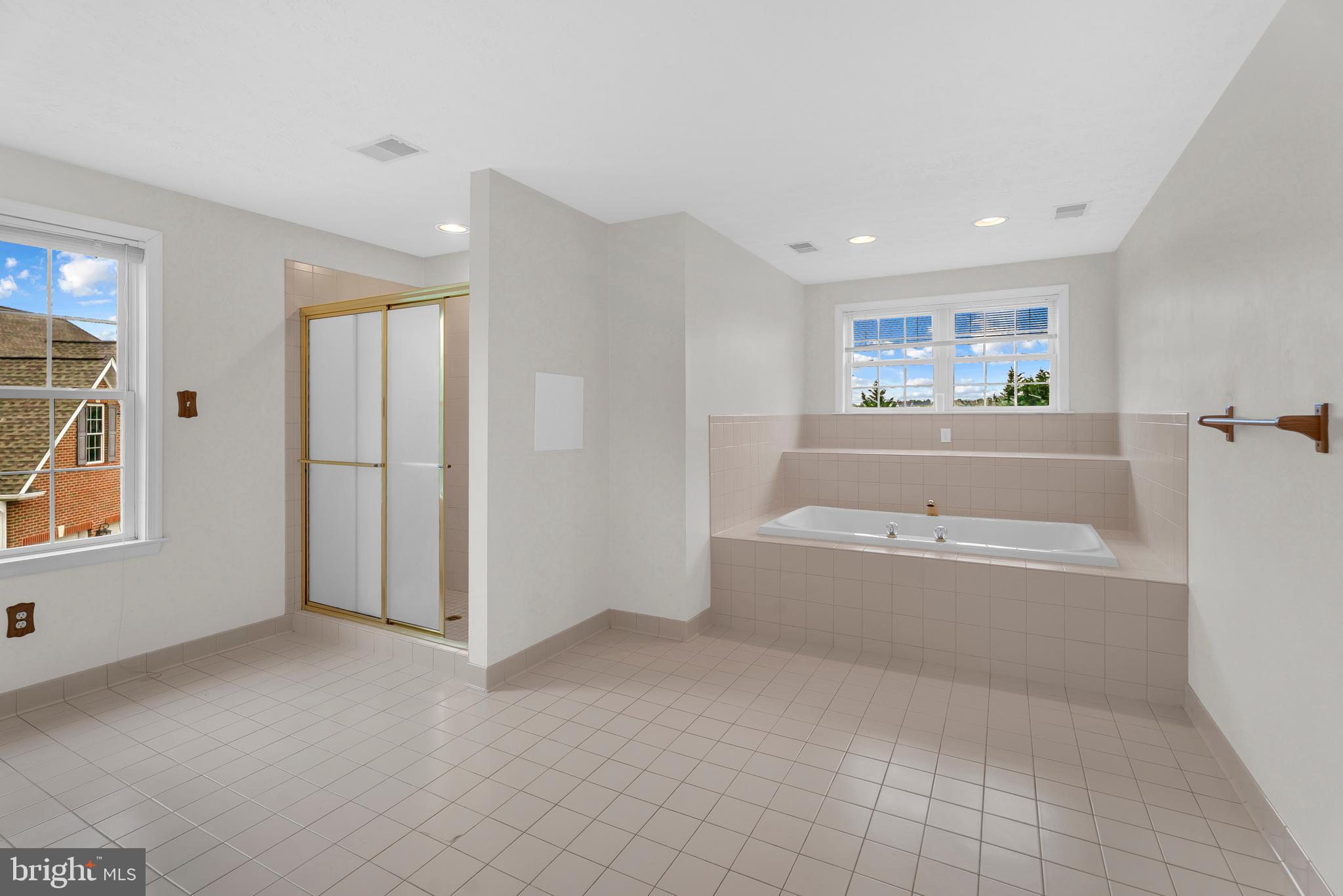 FRIENDSHIP OVERLOOK - Residential