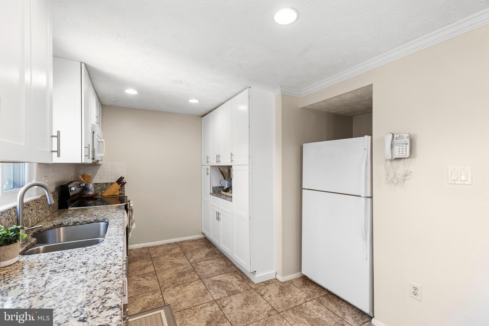 MURRAY HILL - Residential