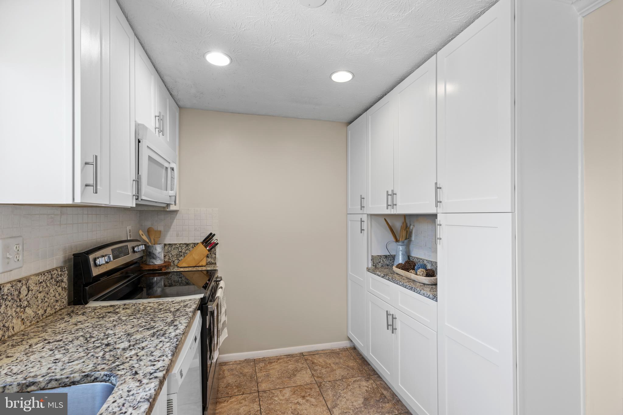 MURRAY HILL - Residential