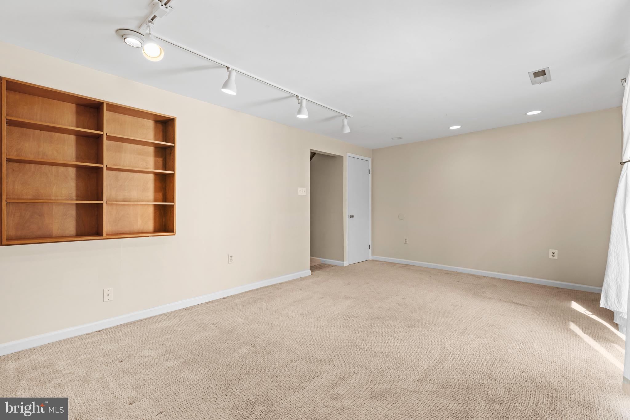 MURRAY HILL - Residential