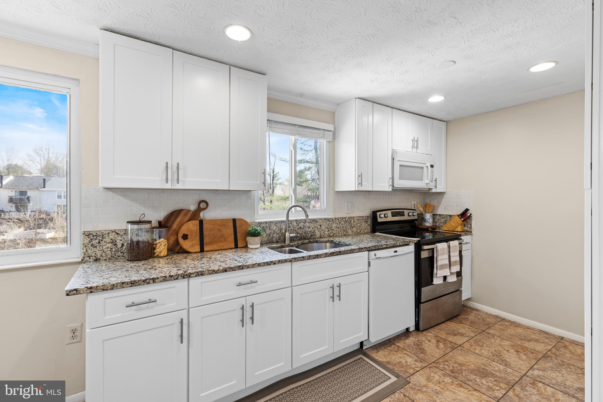 MURRAY HILL - Residential