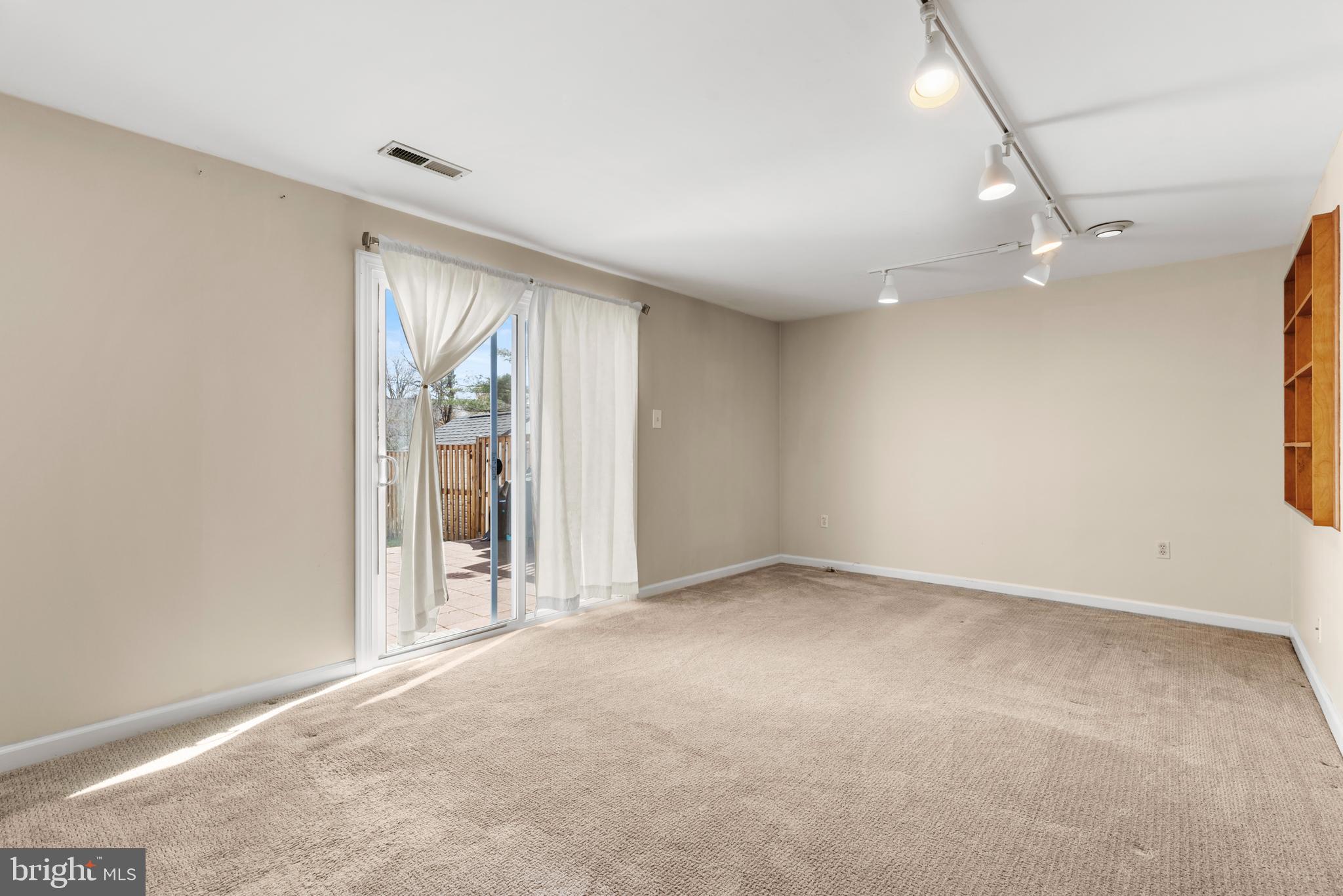 MURRAY HILL - Residential