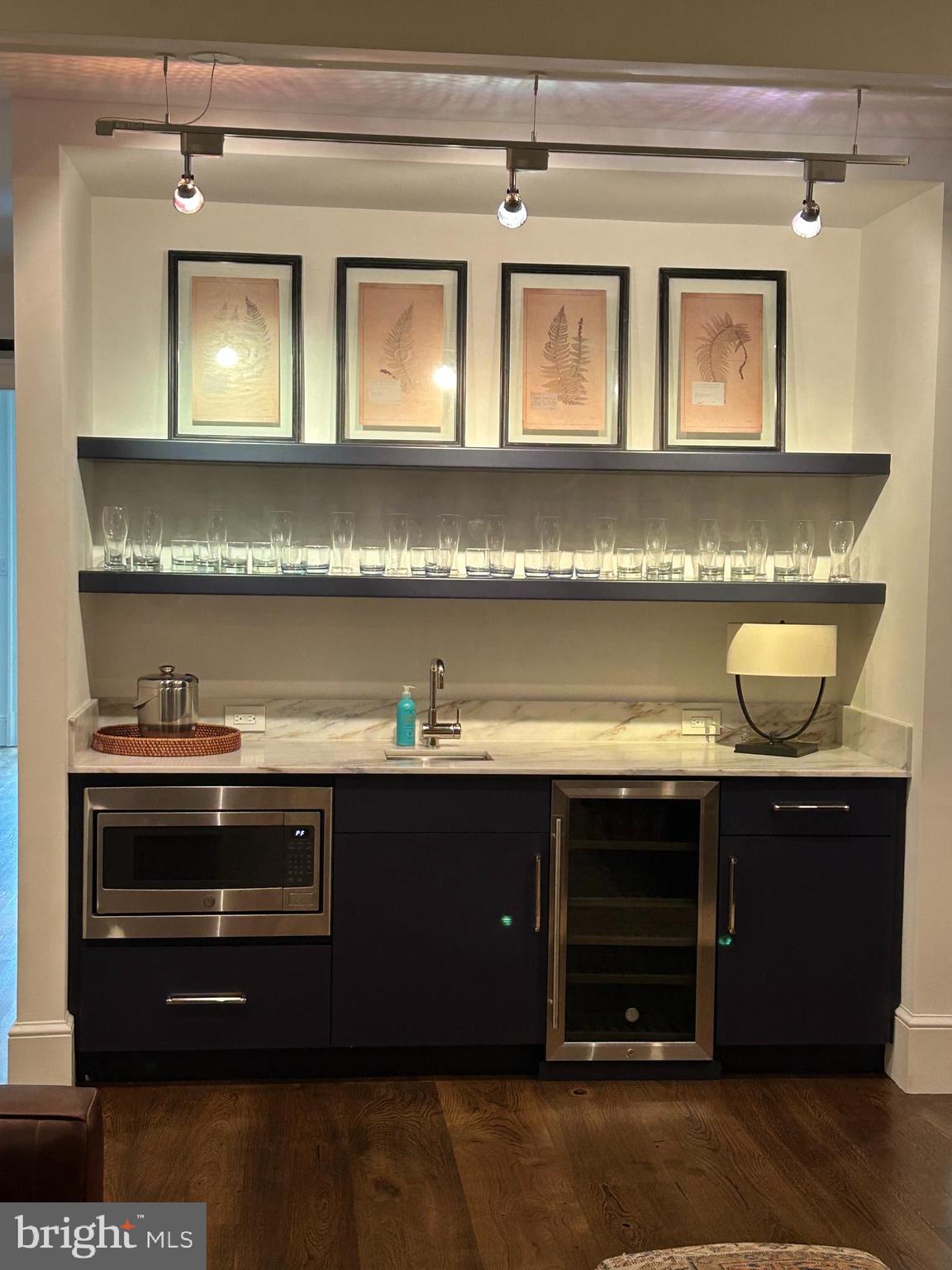 THE PLAINS - Residential