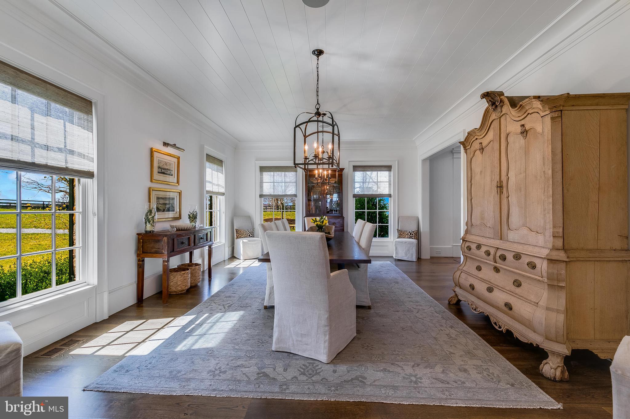 THE PLAINS - Residential