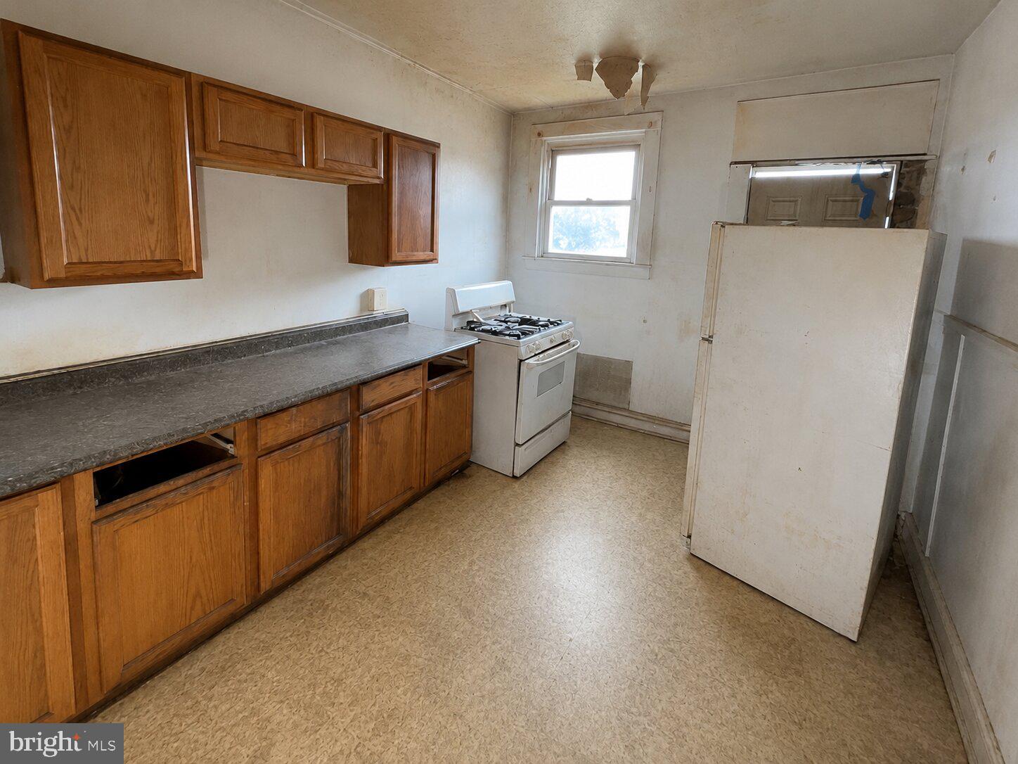 3005 MAYFIELD AVENUE