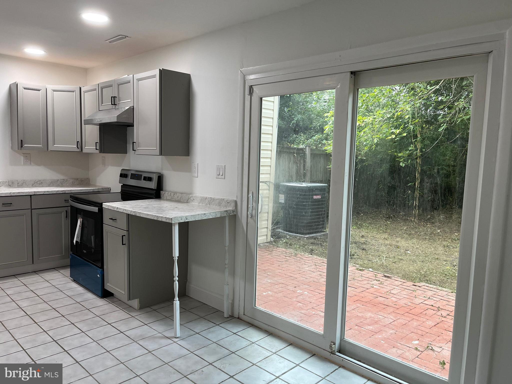 COLONY SQUARE - Residential Lease