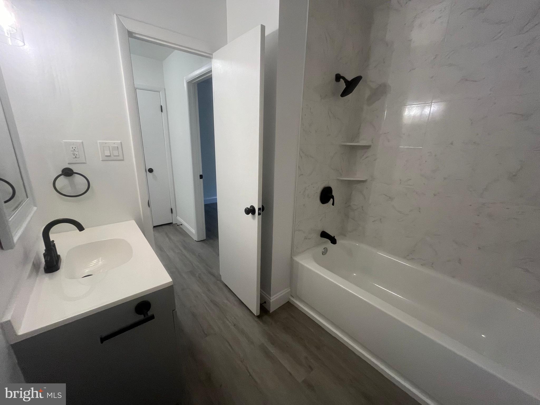 COLONY SQUARE - Residential Lease