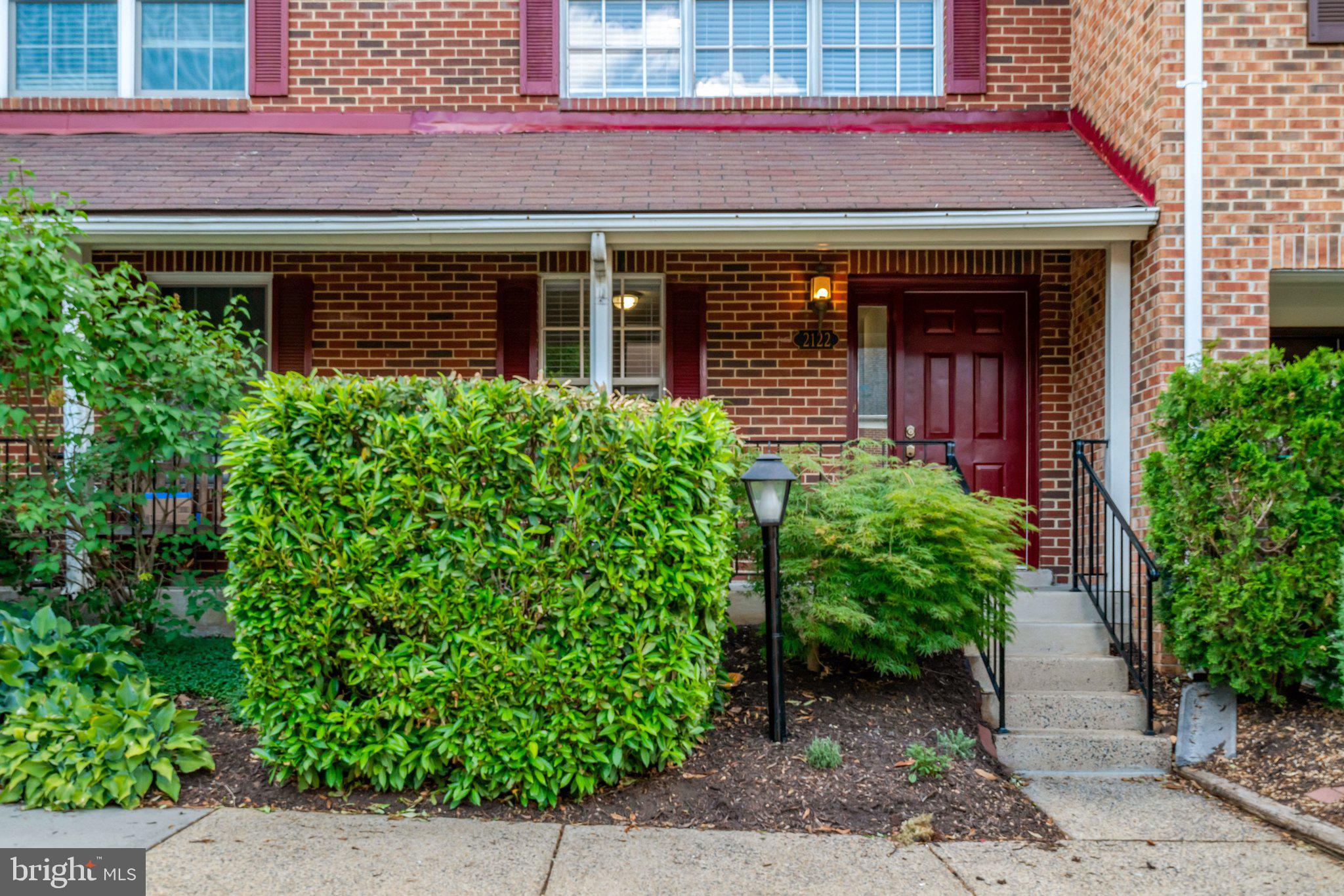 2122 HUTCHISON GROVE COURT