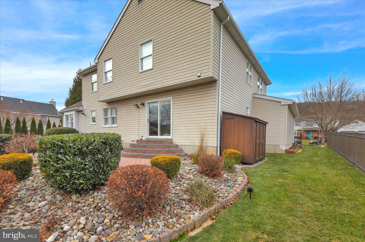 FARMING RIDGE - Residential