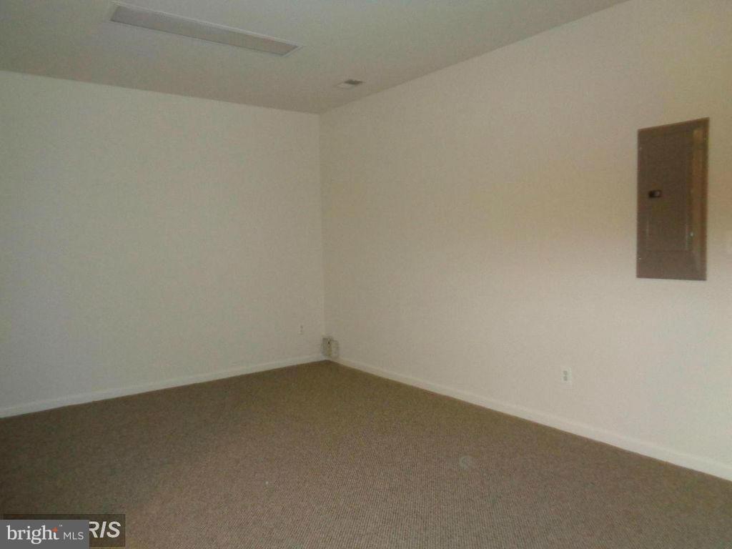 LOUDOUN VALLEY ESTATES - Residential Lease