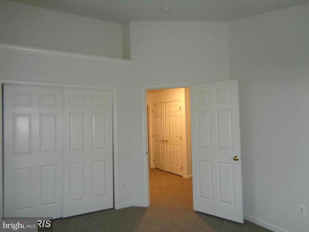 LOUDOUN VALLEY ESTATES - Residential Lease