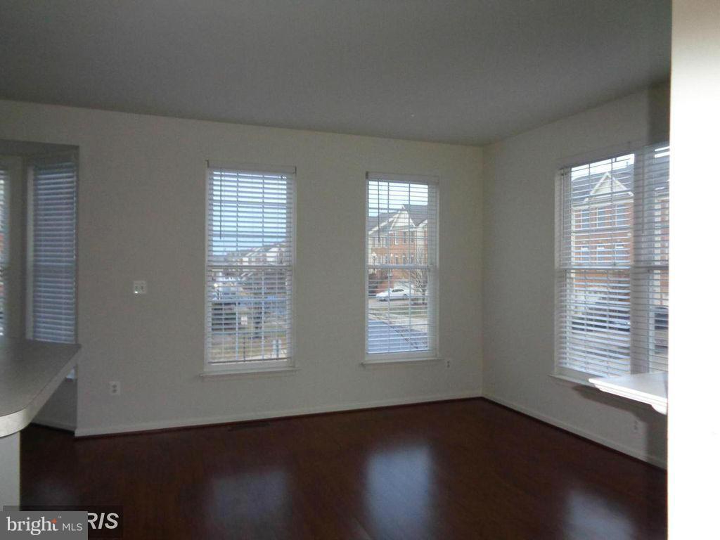 LOUDOUN VALLEY ESTATES - Residential Lease