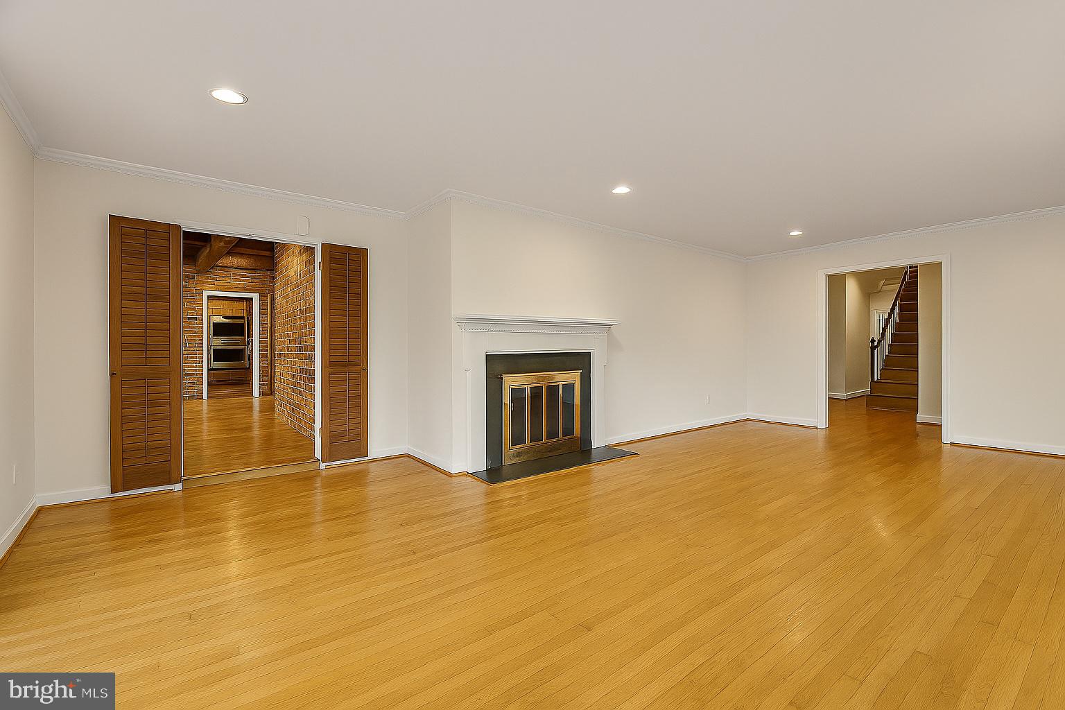 POTOMAC MANOR - Residential