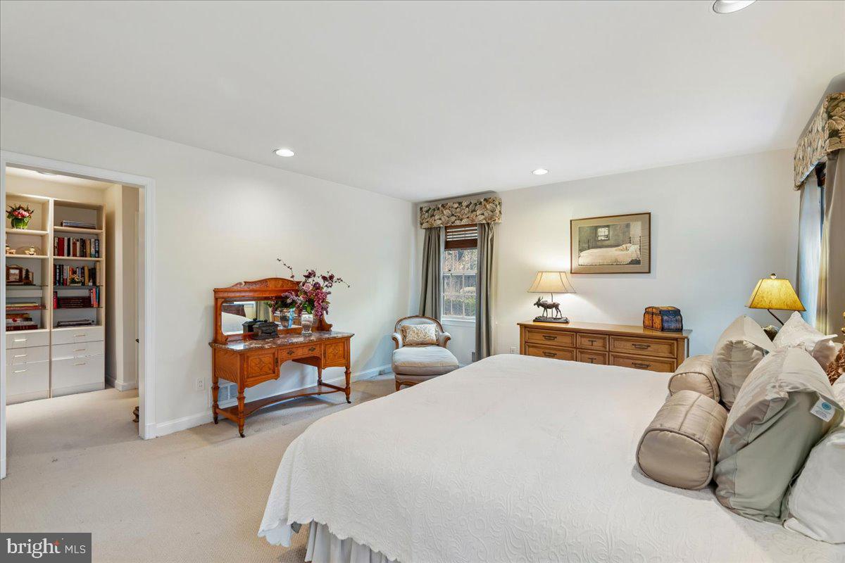 POTOMAC MANOR - Residential