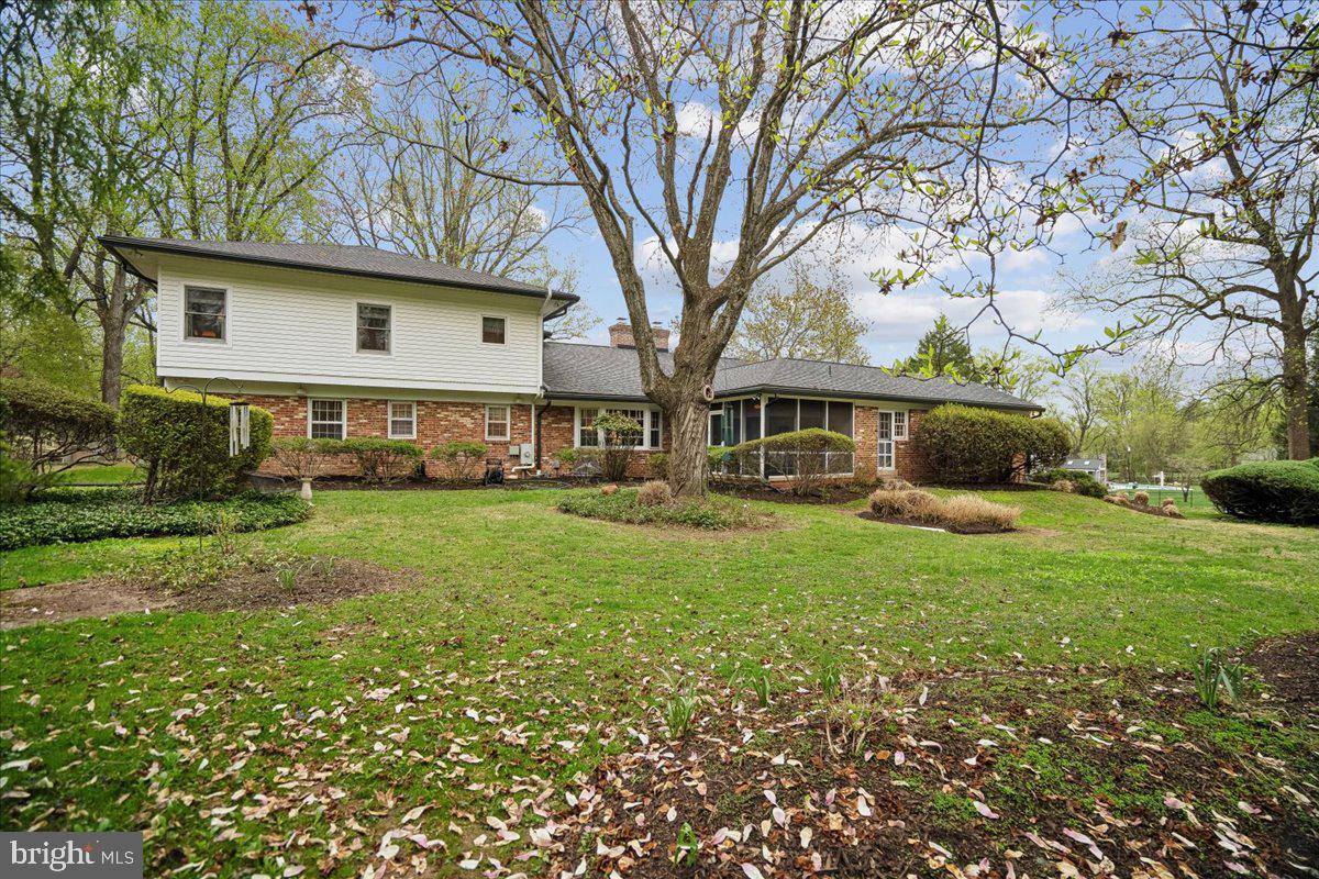 POTOMAC MANOR - Residential