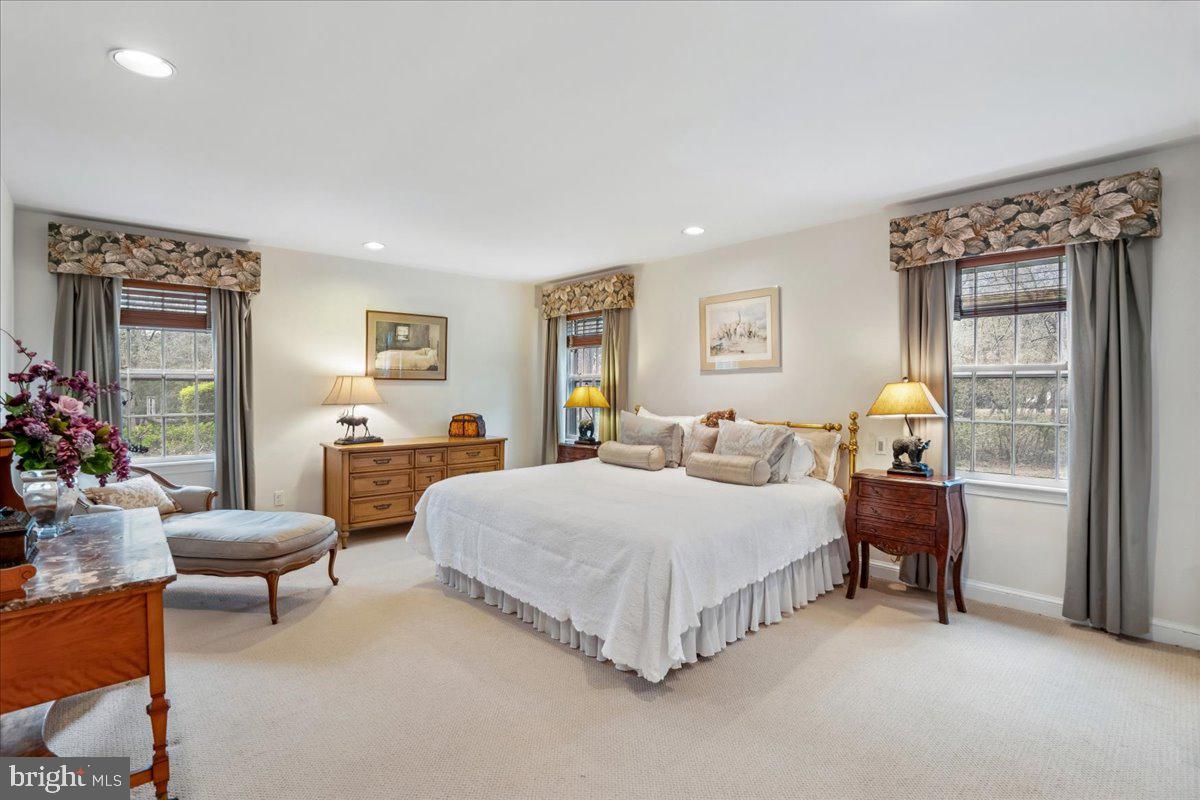 POTOMAC MANOR - Residential