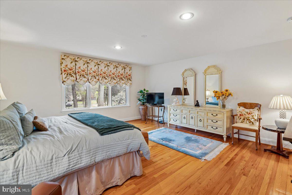 POTOMAC MANOR - Residential