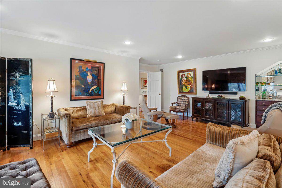 POTOMAC MANOR - Residential