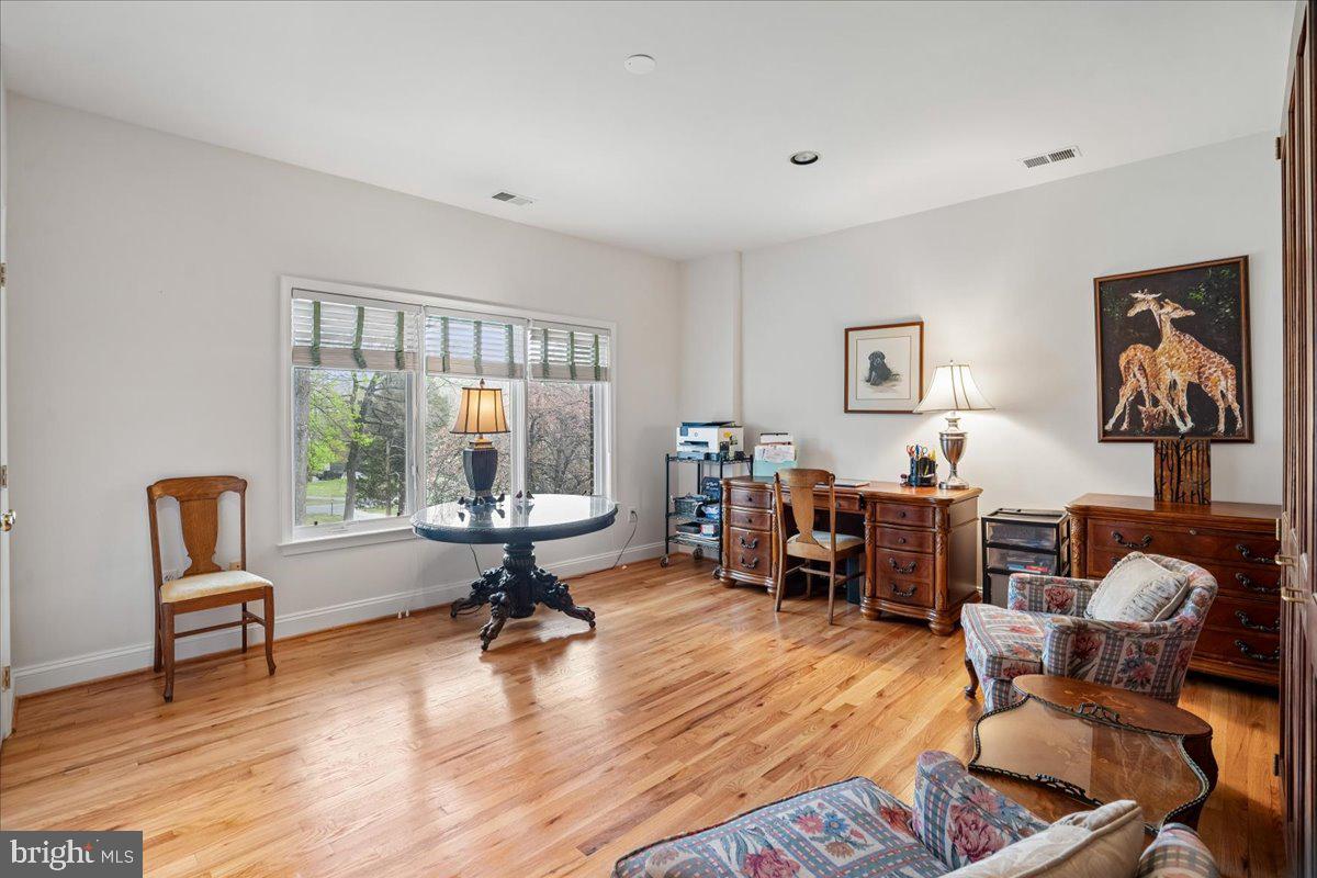 POTOMAC MANOR - Residential