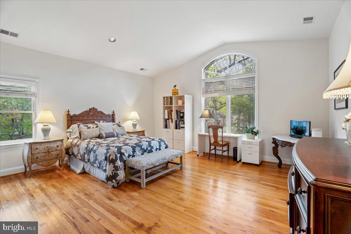 POTOMAC MANOR - Residential