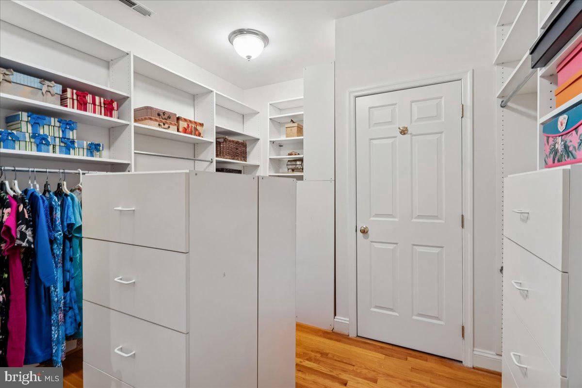 POTOMAC MANOR - Residential