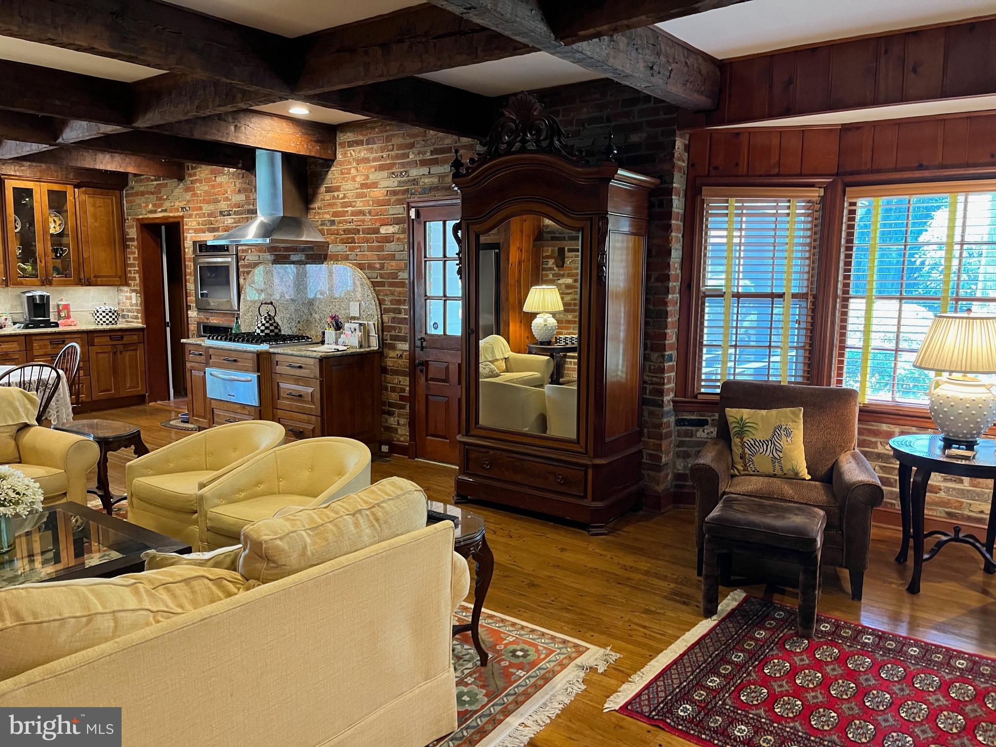 POTOMAC MANOR - Residential