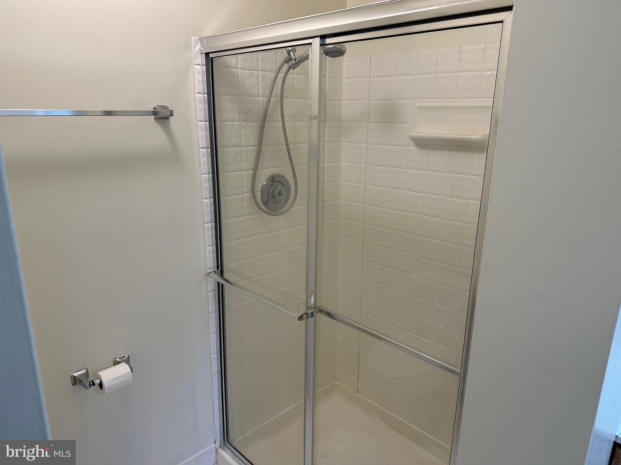 GLENHARDIE - Residential