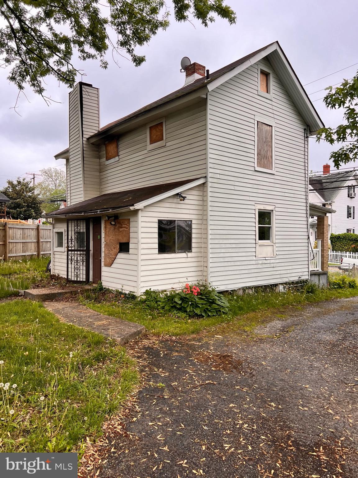 518 INGLESIDE AVENUE