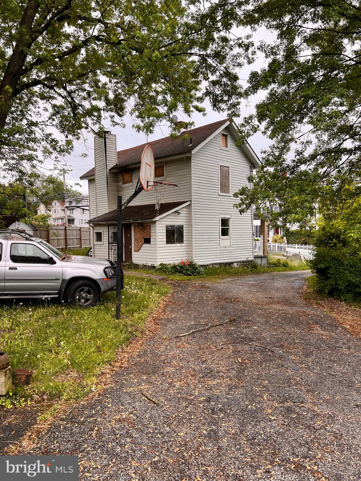 518 INGLESIDE AVENUE