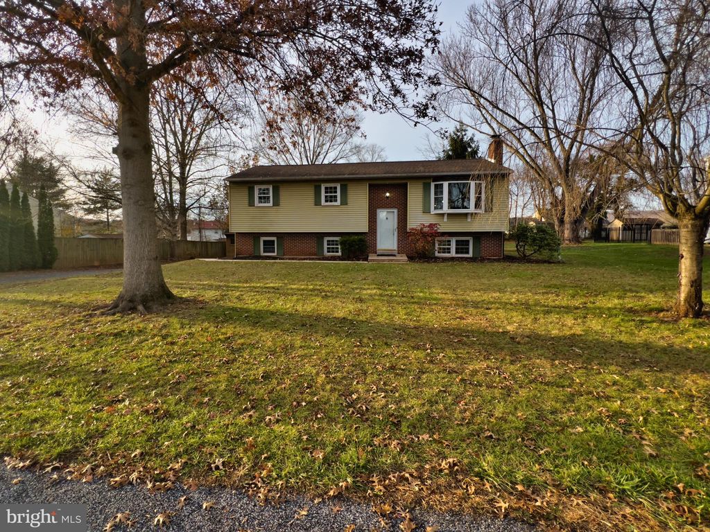 Photo of 175 Bobby Jones Drive, ETTERS, PA 17319 (MLS # PAYK2093908)