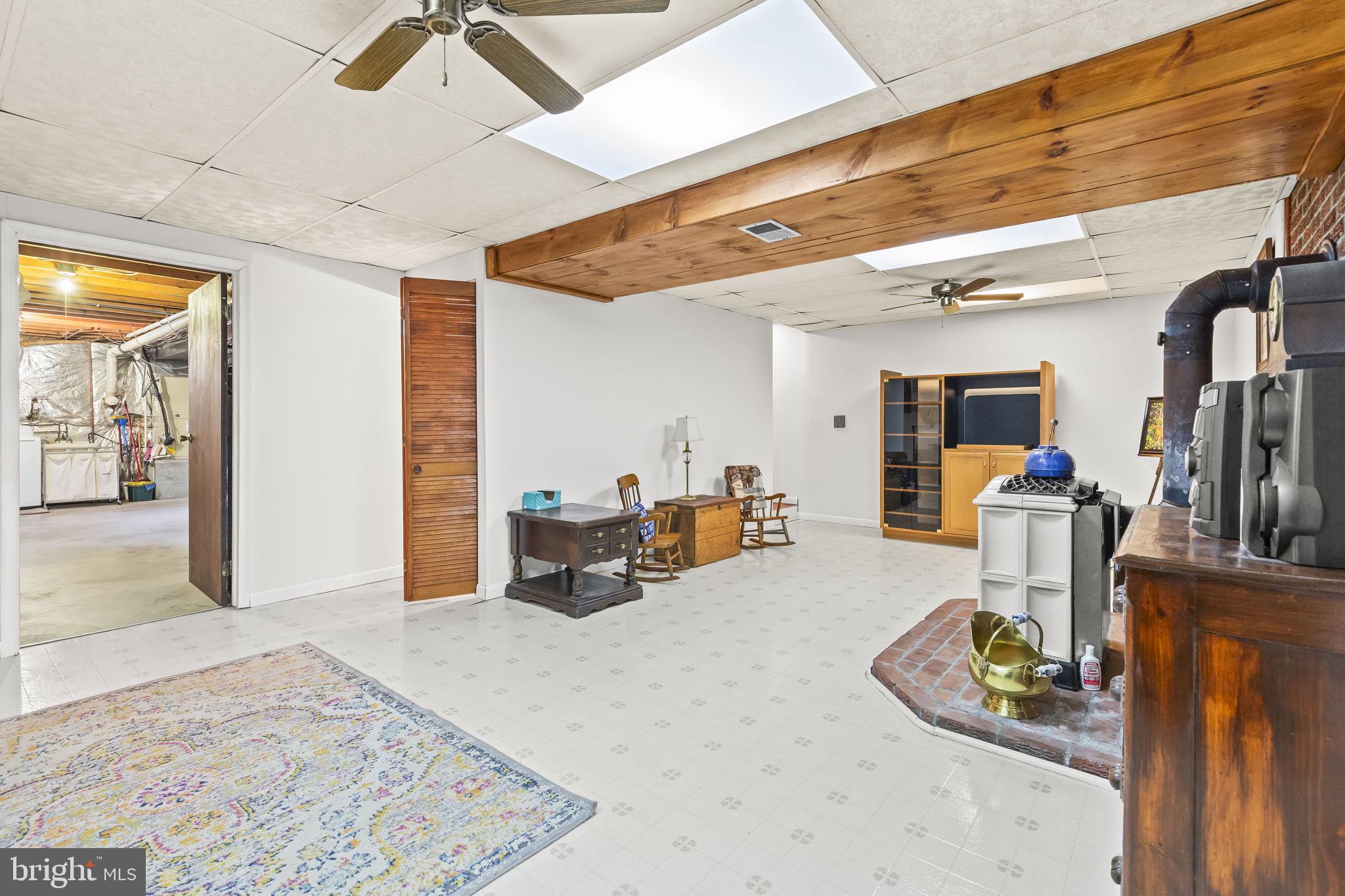 QUEEN ANNE ESTATES - Residential