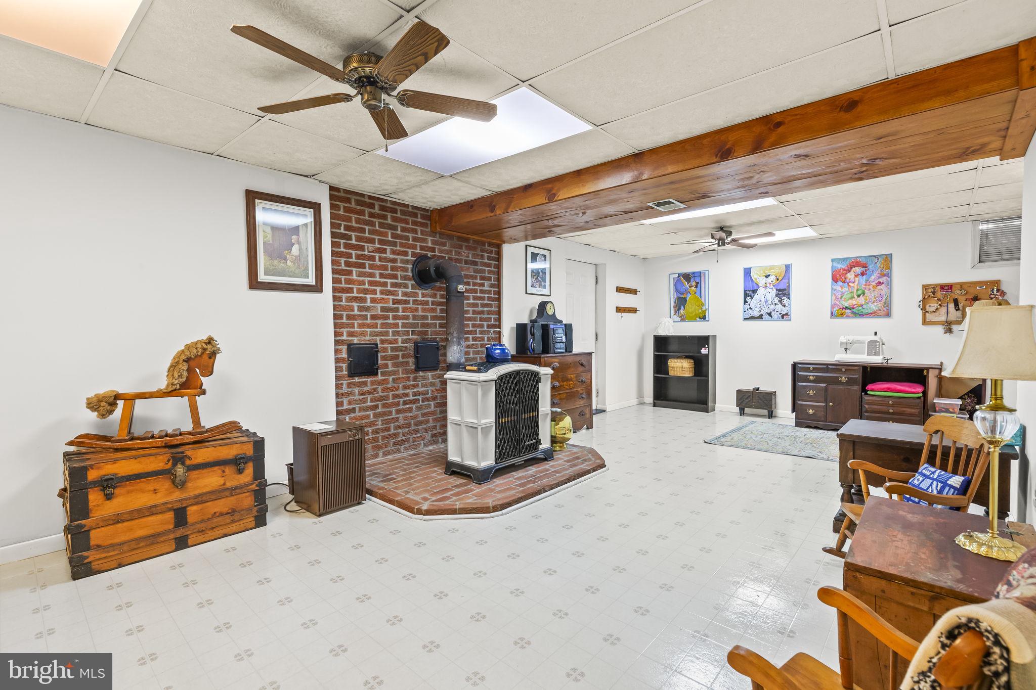 QUEEN ANNE ESTATES - Residential