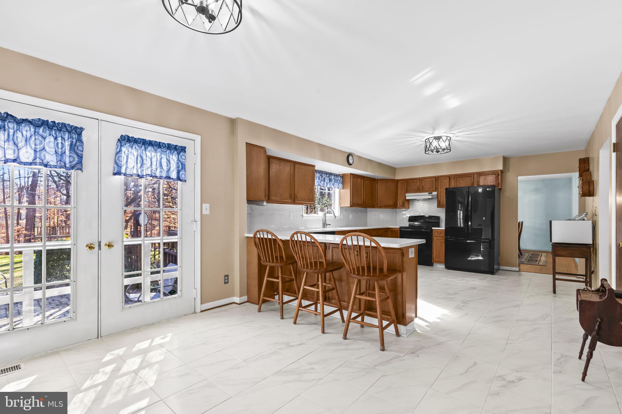 QUEEN ANNE ESTATES - Residential