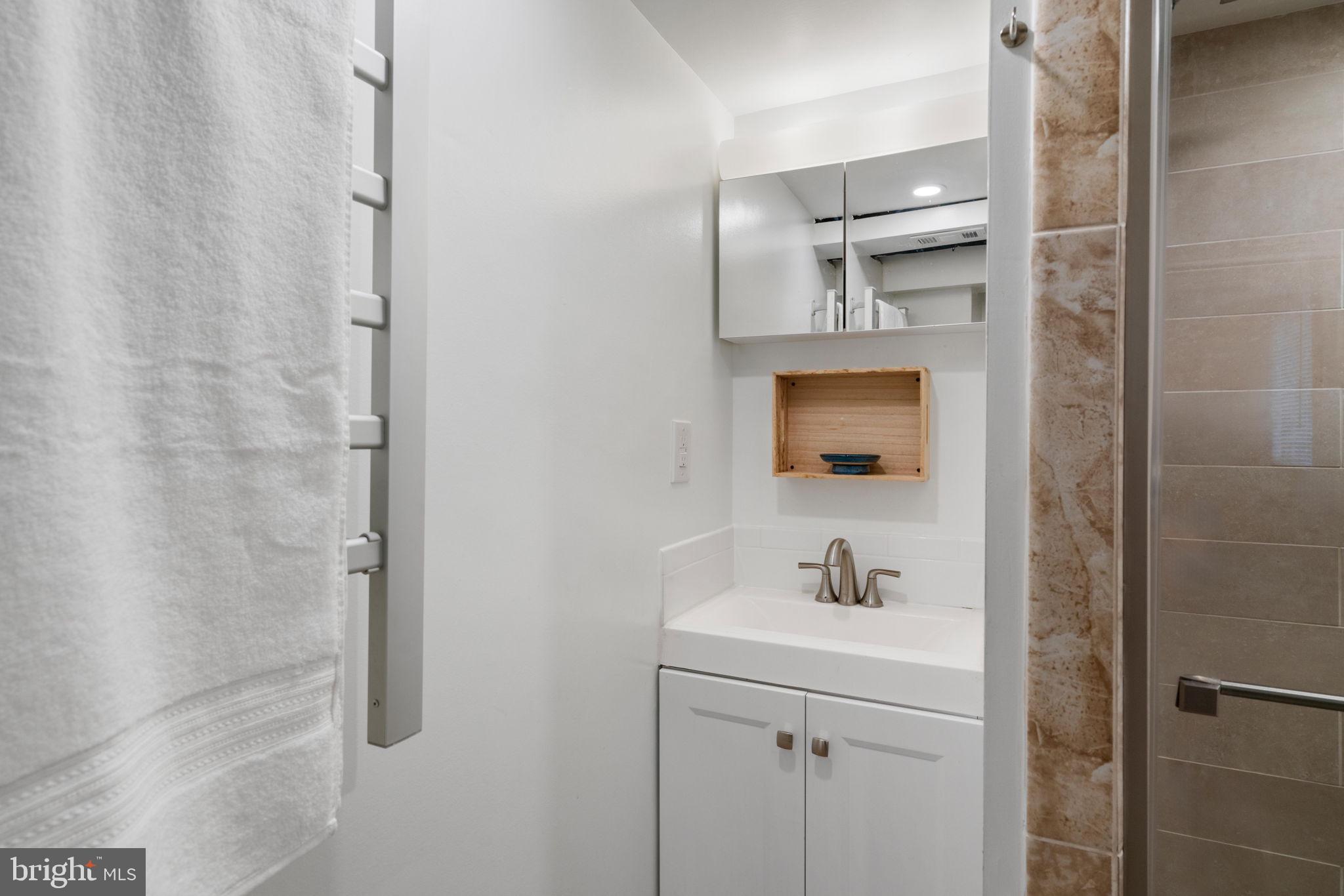 JEFFERSON MANOR - Residential