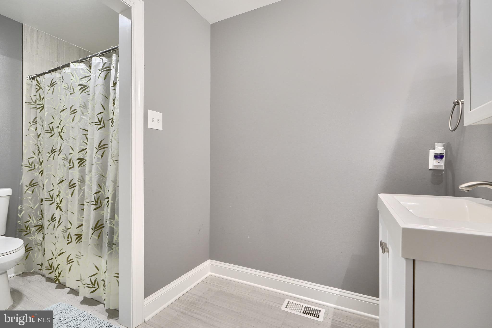 WILLOUGHBY WOODS - Residential