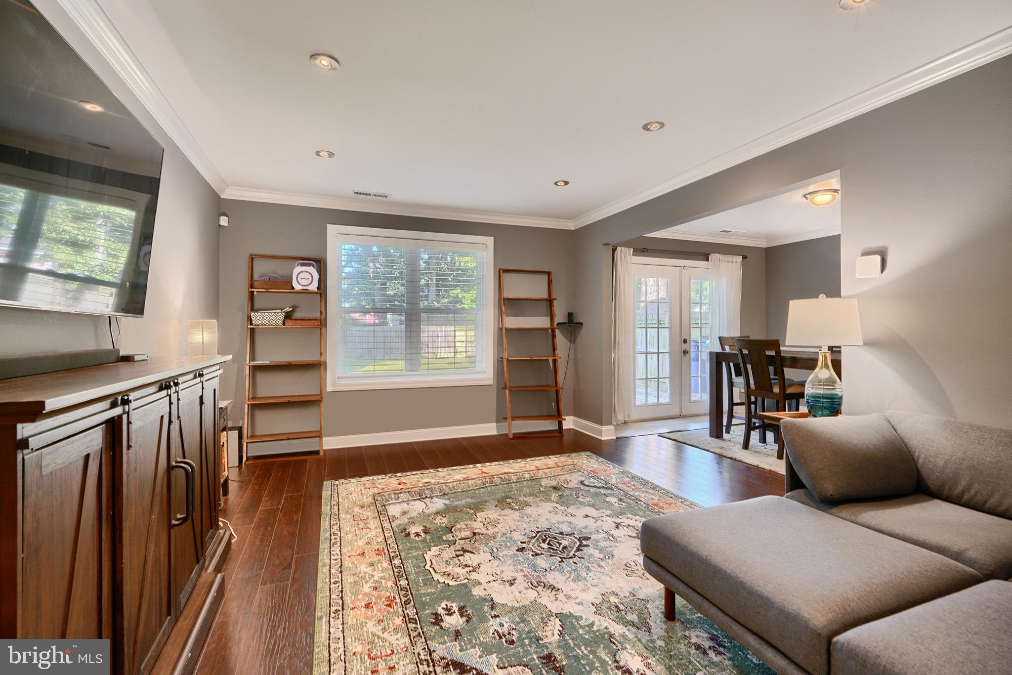 WILLOUGHBY WOODS - Residential